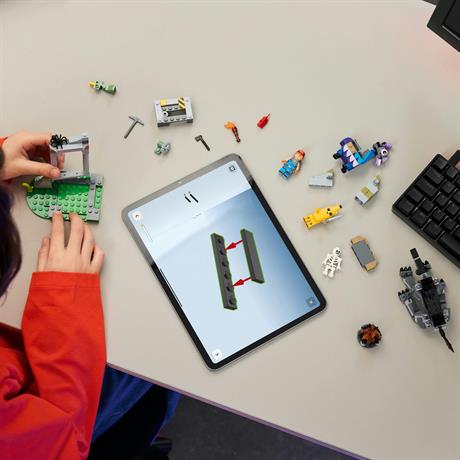 Конструктор LEGO Fortnite Табір Peely та Sparkplug 250 деталей (77075) - фото 10