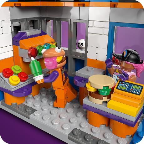 Конструктор LEGO Fortnite Durrr Burger ресторан 546 деталей (77076) - фото 9