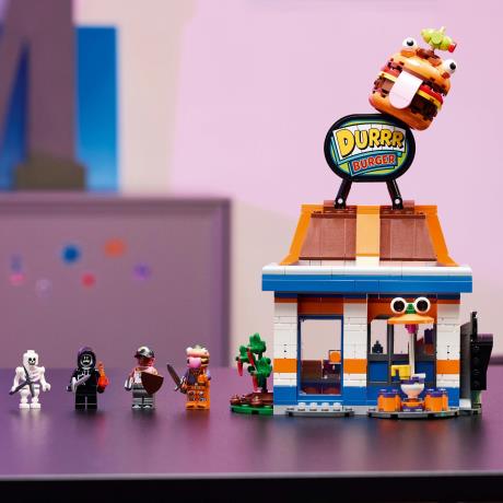 Конструктор LEGO Fortnite Durrr Burger ресторан 546 деталей (77076) - фото 14