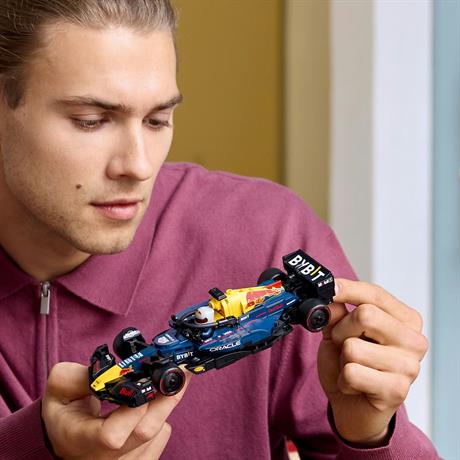 Конструктор LEGO Speed Champions Гоночный автомобиль F1 Oracle Red Bull Racing RB20, 251 деталь (77243) - фото 8