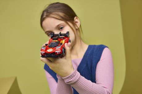 Конструктор LEGO® Speed Champions Ferrari 499P — мерч Ferrari, 329 деталей (77261) - фото 6