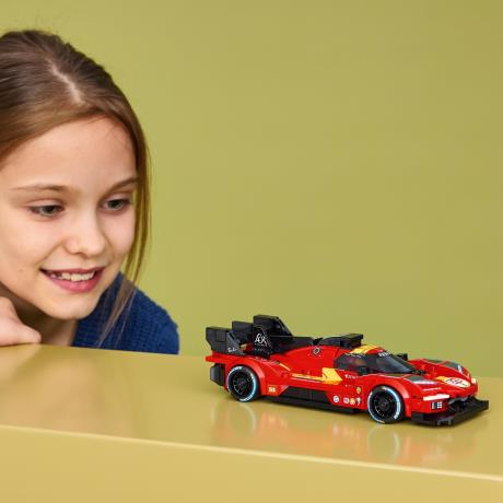 Конструктор LEGO® Speed Champions Ferrari 499P — мерч Ferrari, 329 деталей (77261) - фото 16