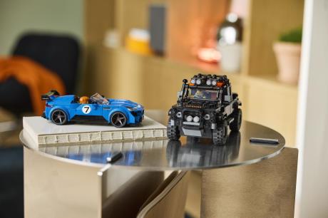 Конструктор LEGO® Speed Champions Jaguar Project 7 та Land Rover Defender (77264) - фото 9