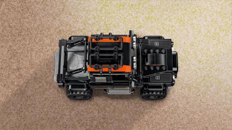 Конструктор LEGO® Speed Champions Jaguar Project 7 та Land Rover Defender (77264) - фото 15