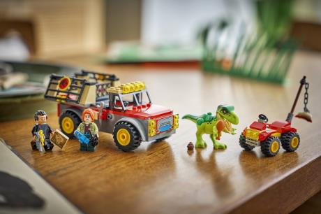 Конструктор Транспортный грузовик для юного тираннозавра LEGO® Jurassic World (77978) - фото 9