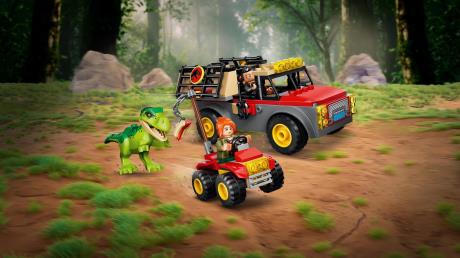 Конструктор Транспортный грузовик для юного тираннозавра LEGO® Jurassic World (77978) - фото 11