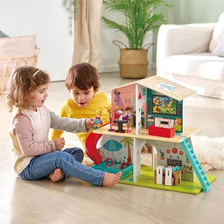 Кукольный дом Hape с горкой, мебелью и аксессуарами (E3411) - фото 0