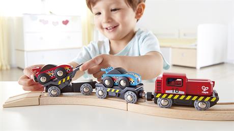 Набор для игрушечной железной дороги Hape Поезд-транспортер для гоночных автомобилей (E3735) - фото 10