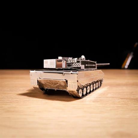 Колекційна модель-конструктор Metal Time Leopard 2 Tank Танк Леопард 2 (MT079) - фото 2